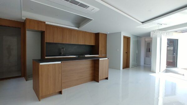 84db81391eac8.jpg